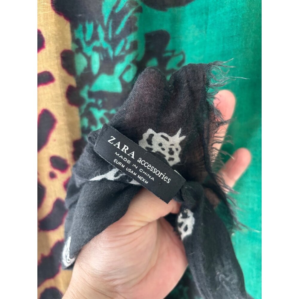 Zara Accessories Green Black Leopard Floral Mix Media Print Scarf Wrap - Picture 3 of 6